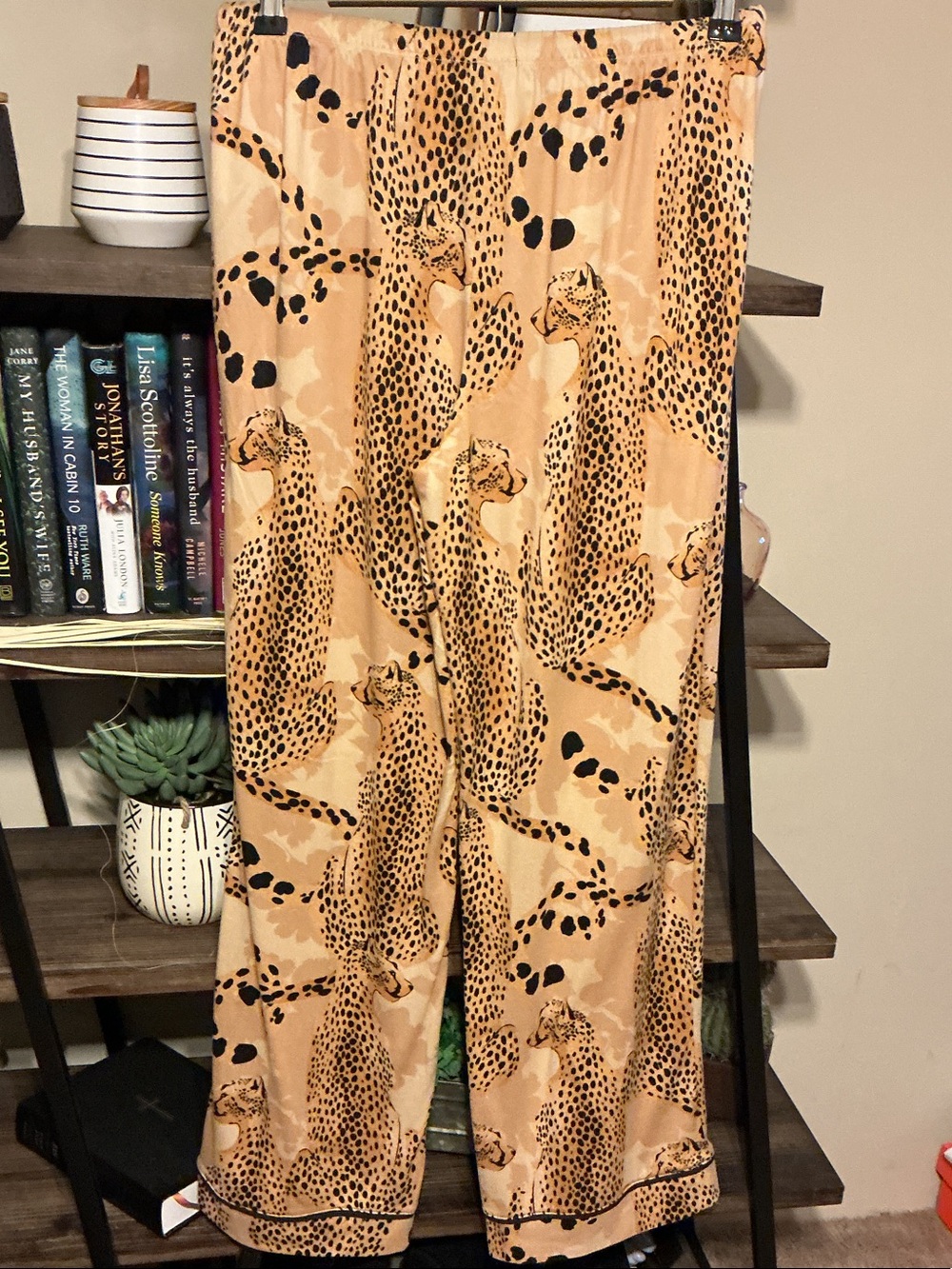 Cheetah Print Pajama Set - Button Front Top & Pants Size M - Picture 5 of 7